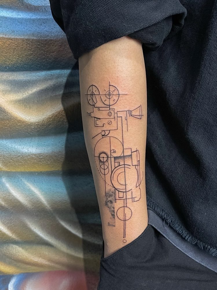 Film Kamerası — Elephant Shop tattoo