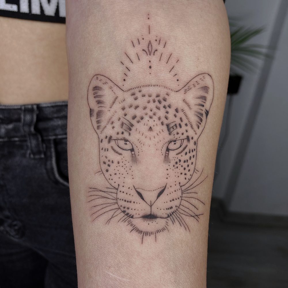 Leopar — Dotwork — Elephant Shop tattoo